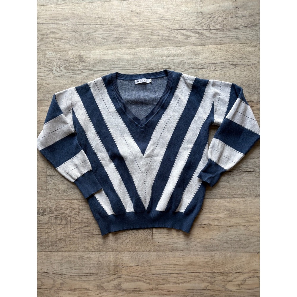 MissLook V-Neck Sweater Women's‎ XL Long Sleeve Knit Blue White Chevron Striped